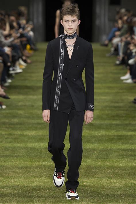 Dior Men Spring 2018 Menswear Fashion Show